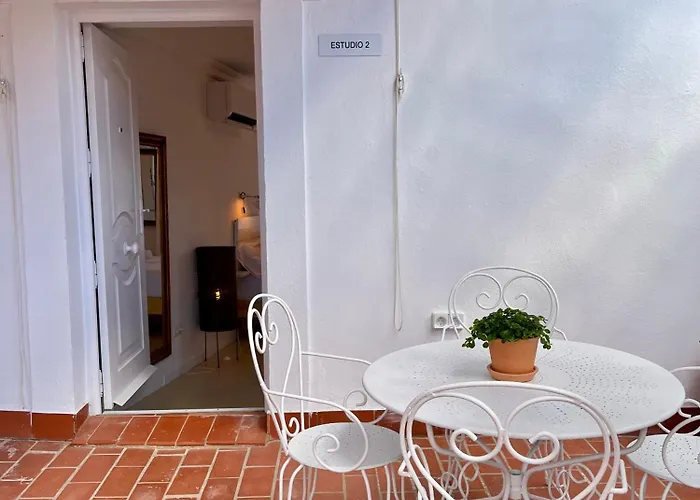 Estudio 2 By Mezquitasuites * Cordova